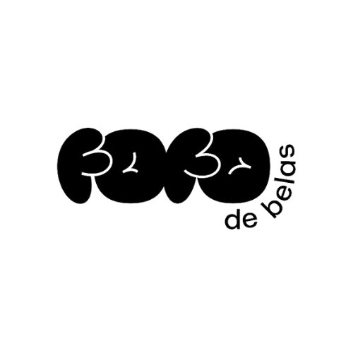 fundo quadriculado com logo