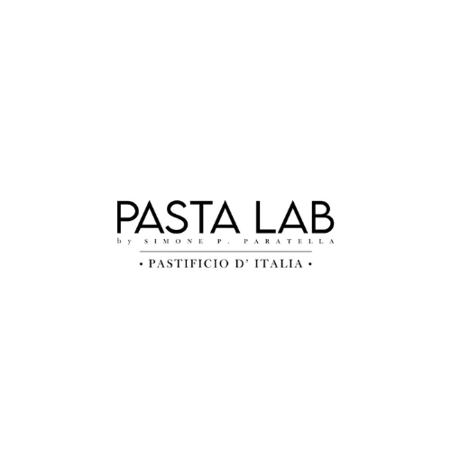 fundo quadriculado com logo